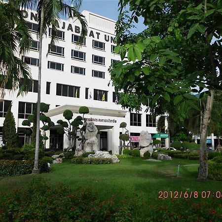 Phranakhon Grand View Hotel Bangkok Exterior photo